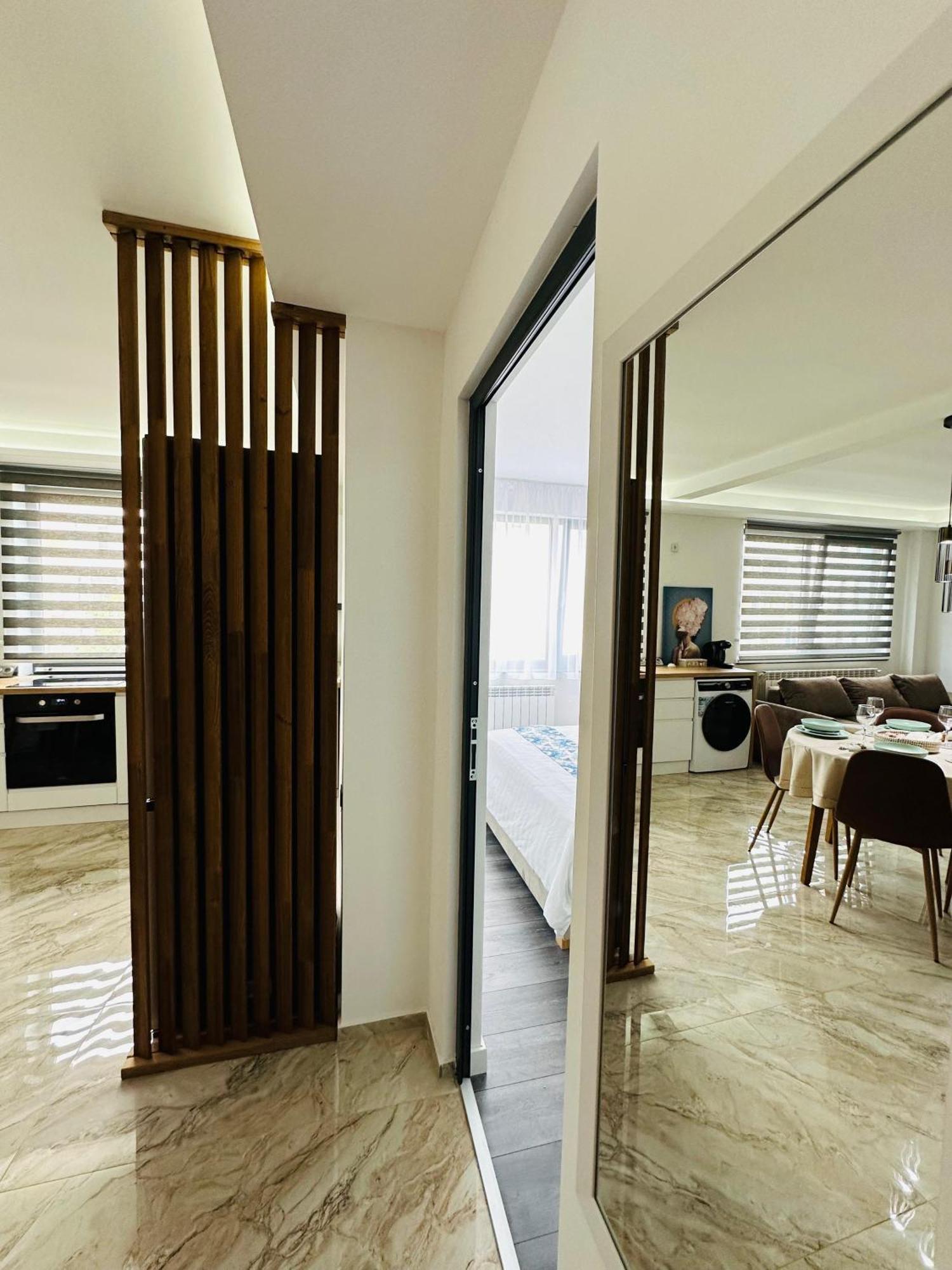 Amos Apartment-Ultracentral-Free Parking คลูจ-นาโปกา ภายนอก รูปภาพ