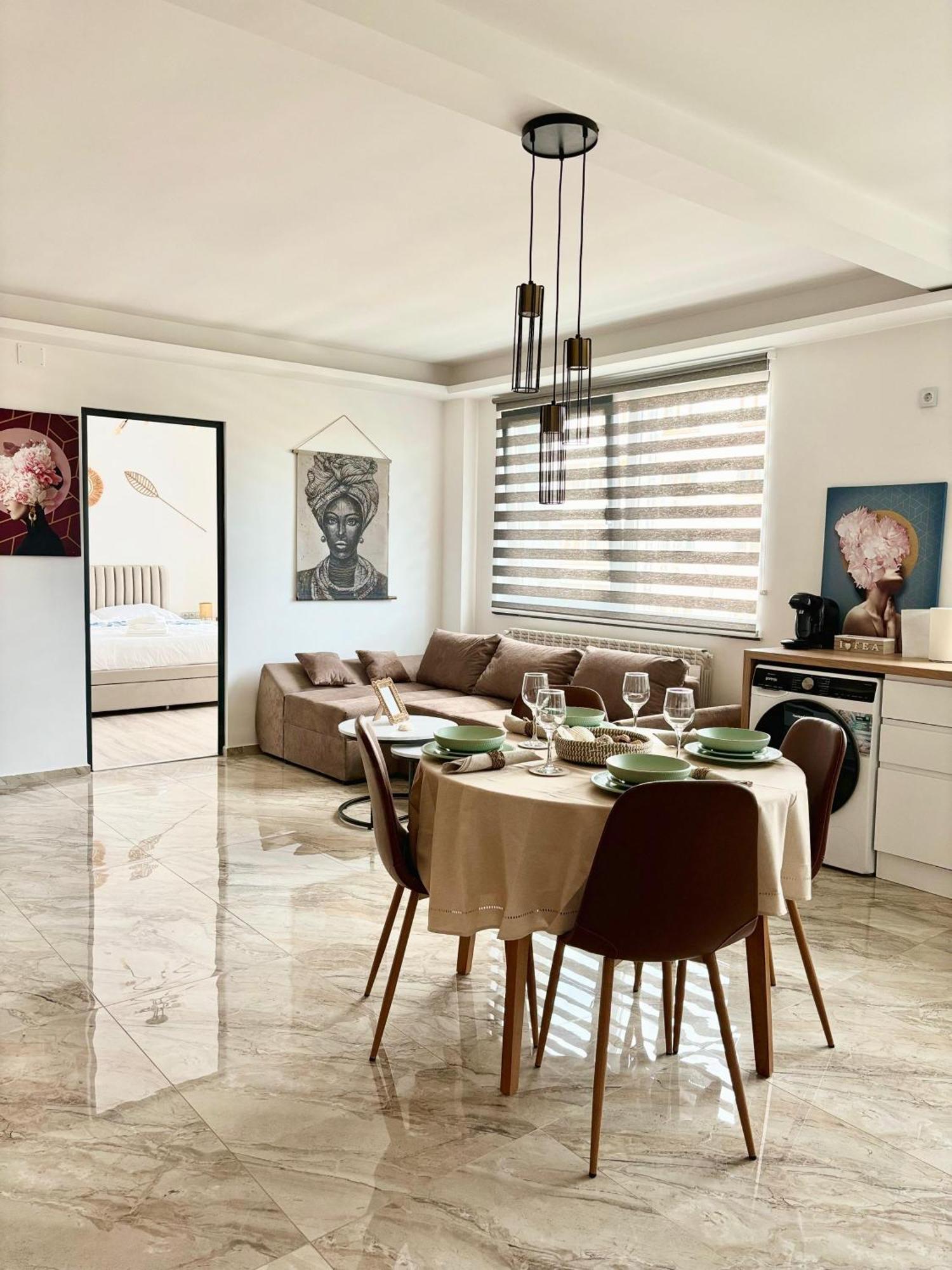 Amos Apartment-Ultracentral-Free Parking คลูจ-นาโปกา ภายนอก รูปภาพ