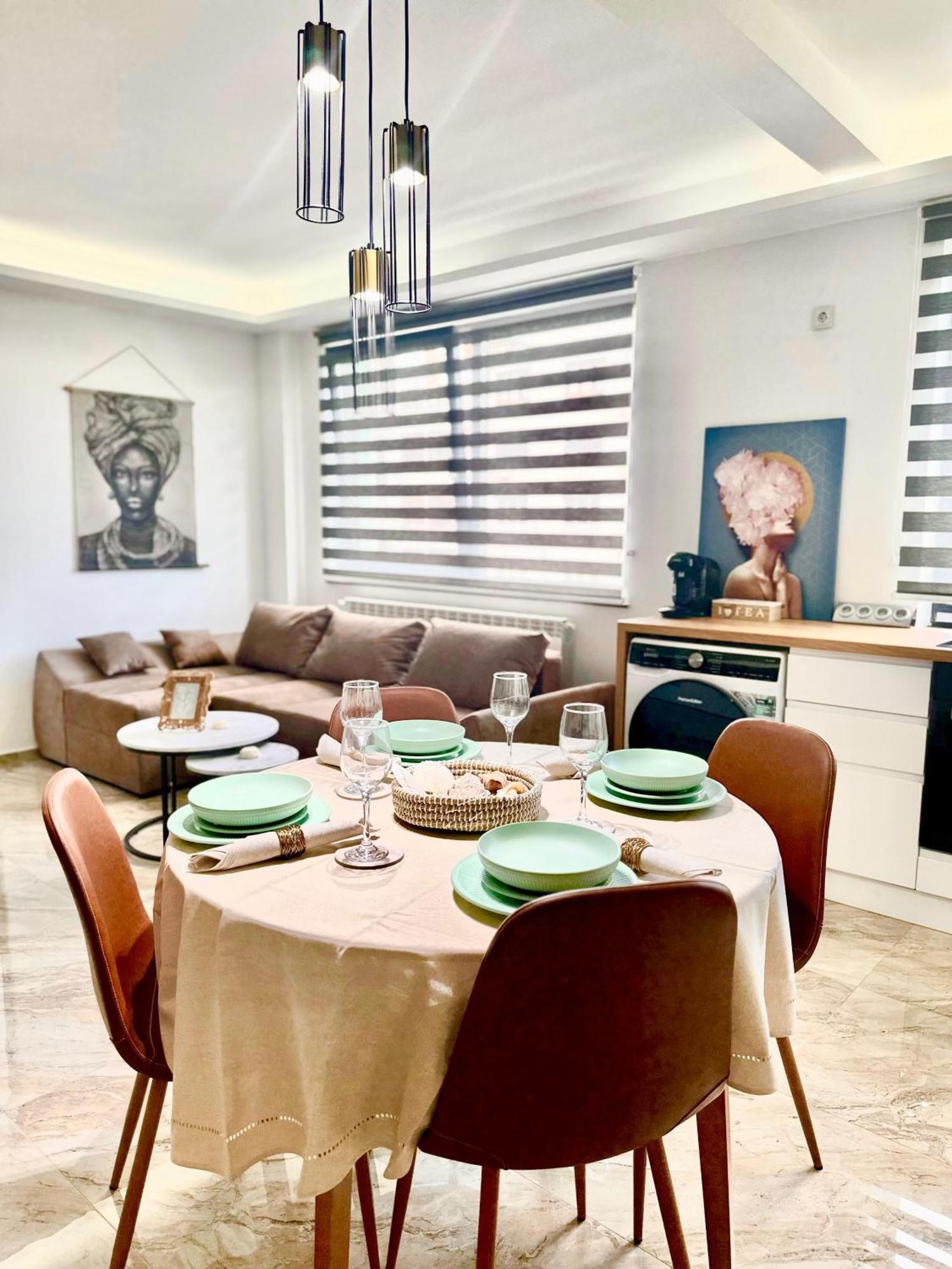 Amos Apartment-Ultracentral-Free Parking คลูจ-นาโปกา ภายนอก รูปภาพ